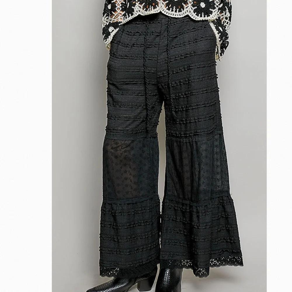 🎉 POL “ PHILADELPHIA “ POL LACE PANTS WITH EYELET DETAIL 29